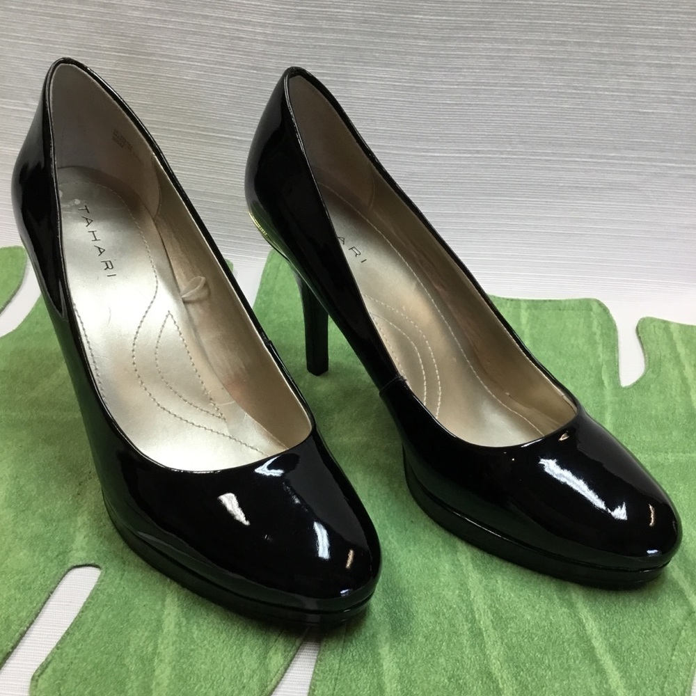 Beautiful Black Patent Heels by Tahiti. - Picture 1 of 6